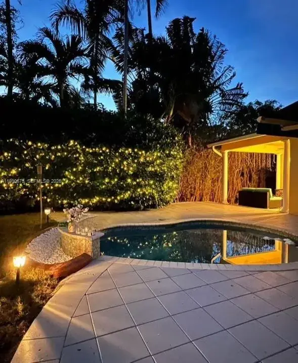 1612 Funston St, Hollywood FL 33020