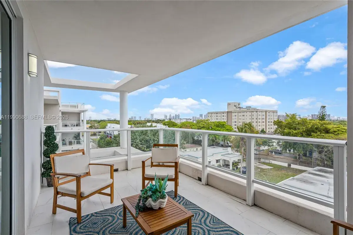 1850 Monroe St # 308, Hollywood FL 33020