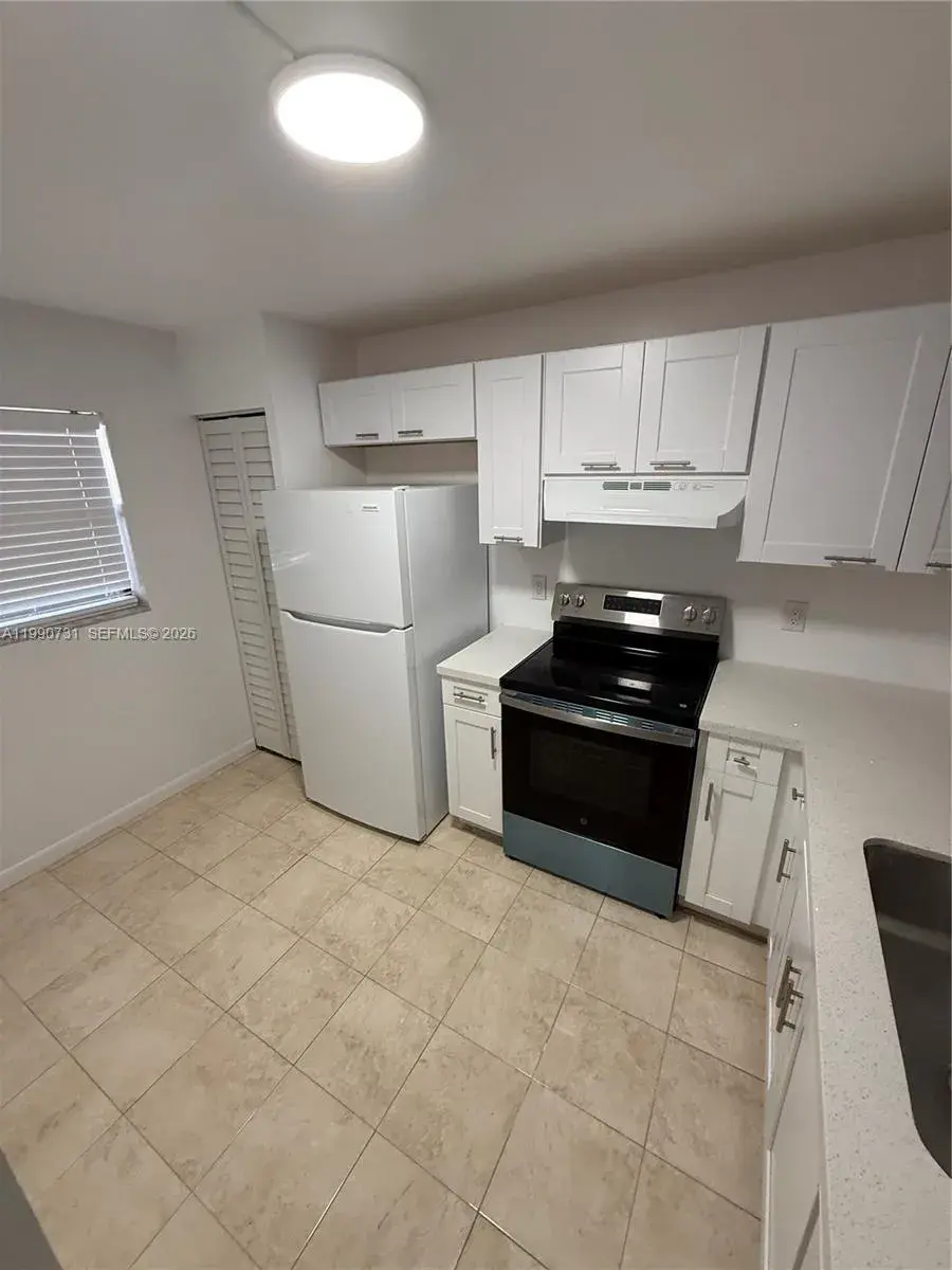 860 NE 207th Ter # 106, Miami FL 33179