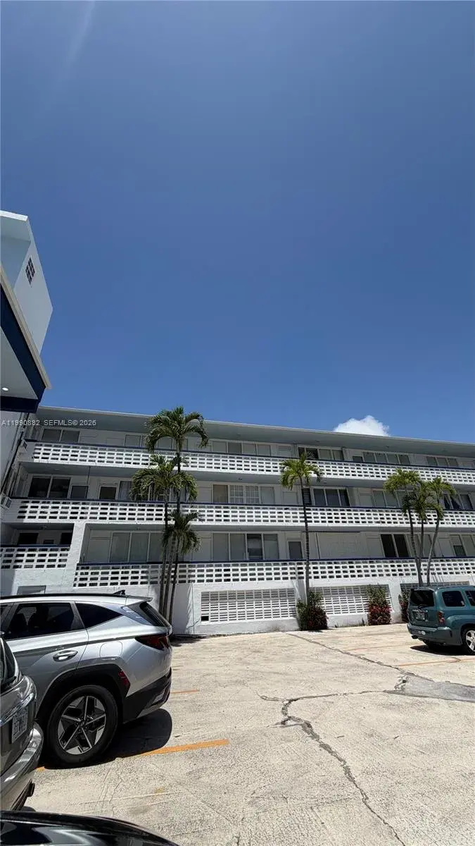 6484 Indian Creek Dr # 107, Miami Beach FL 33141