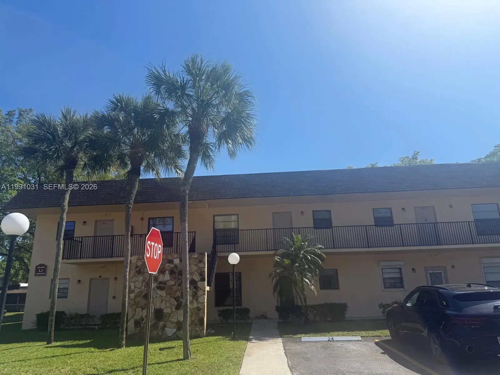 2 Briarwood Cir # 212, Hollywood FL 33024