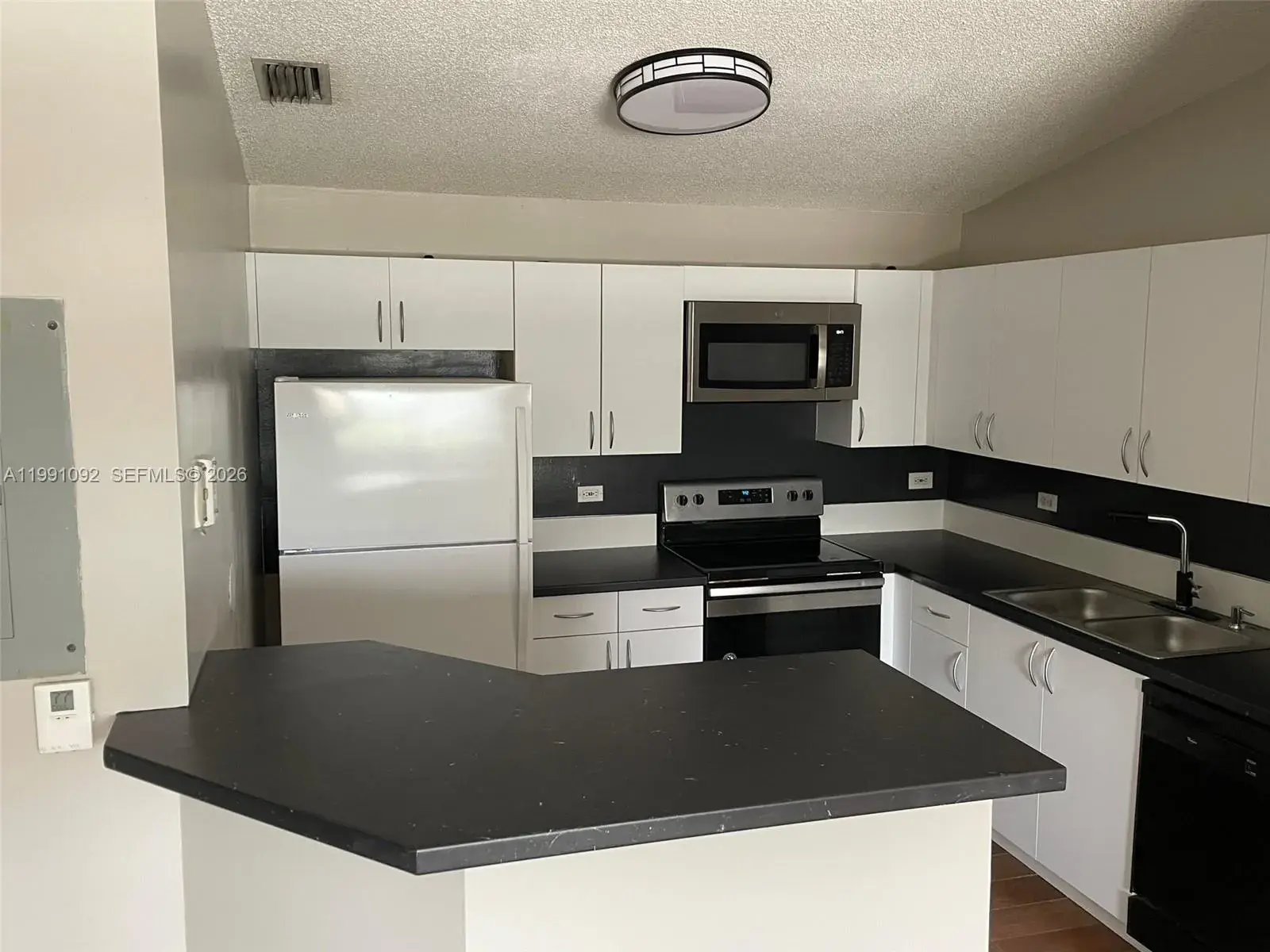 1 bedroom 1 bath Residential Lease for rent at 3650 N 56th Ave # 519, Hollywood FL 33021