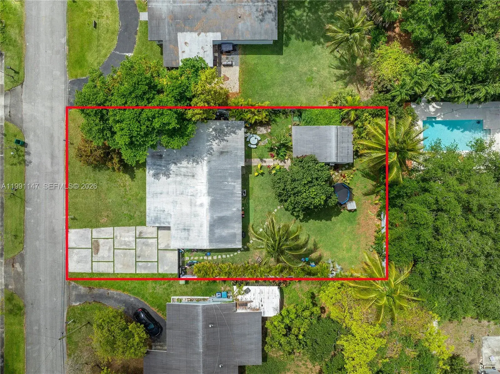 369 NE 158th St, Miami FL 33162