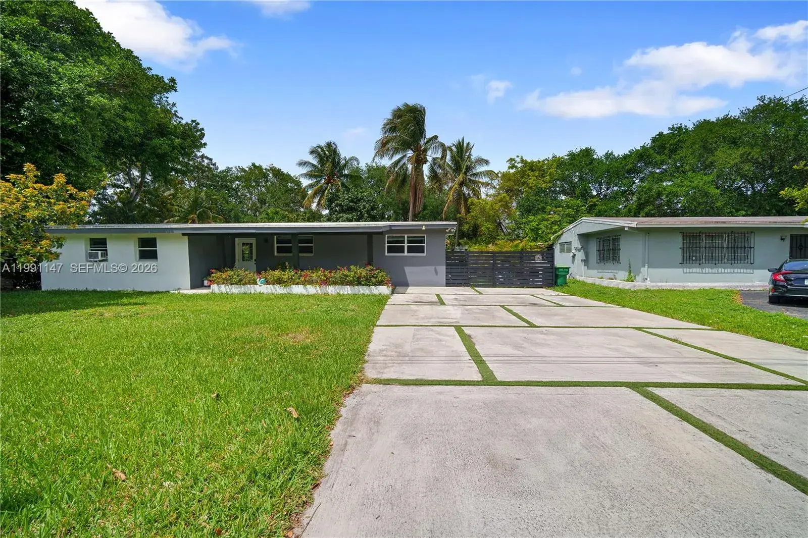 369 NE 158th St, Miami FL 33162