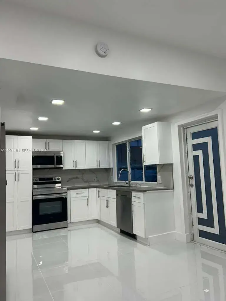 2 bedroom 1 bath Residential Lease for rent at 2242 Polk St # 2, Hollywood FL 33020