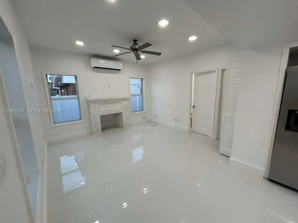 2242 Polk St # 2, Hollywood FL 33020