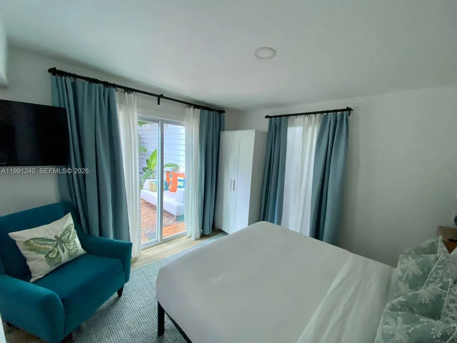 1121 NE 1st Ave # 4, Fort Lauderdale FL 33304