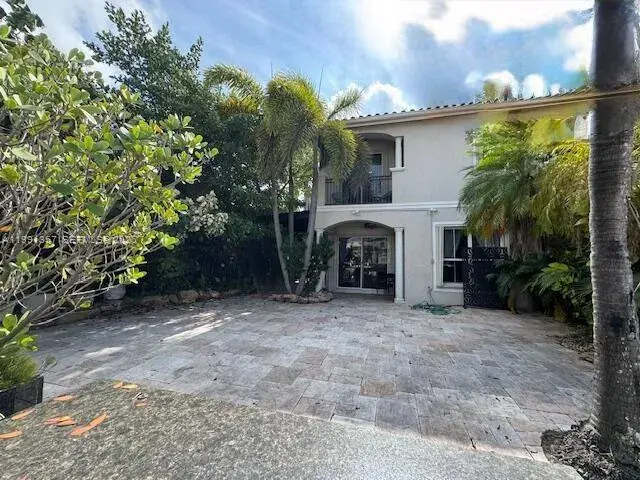3 bedroom 2 bath Residential for sale at 949 N Harbor Vw N, Hollywood FL 33019