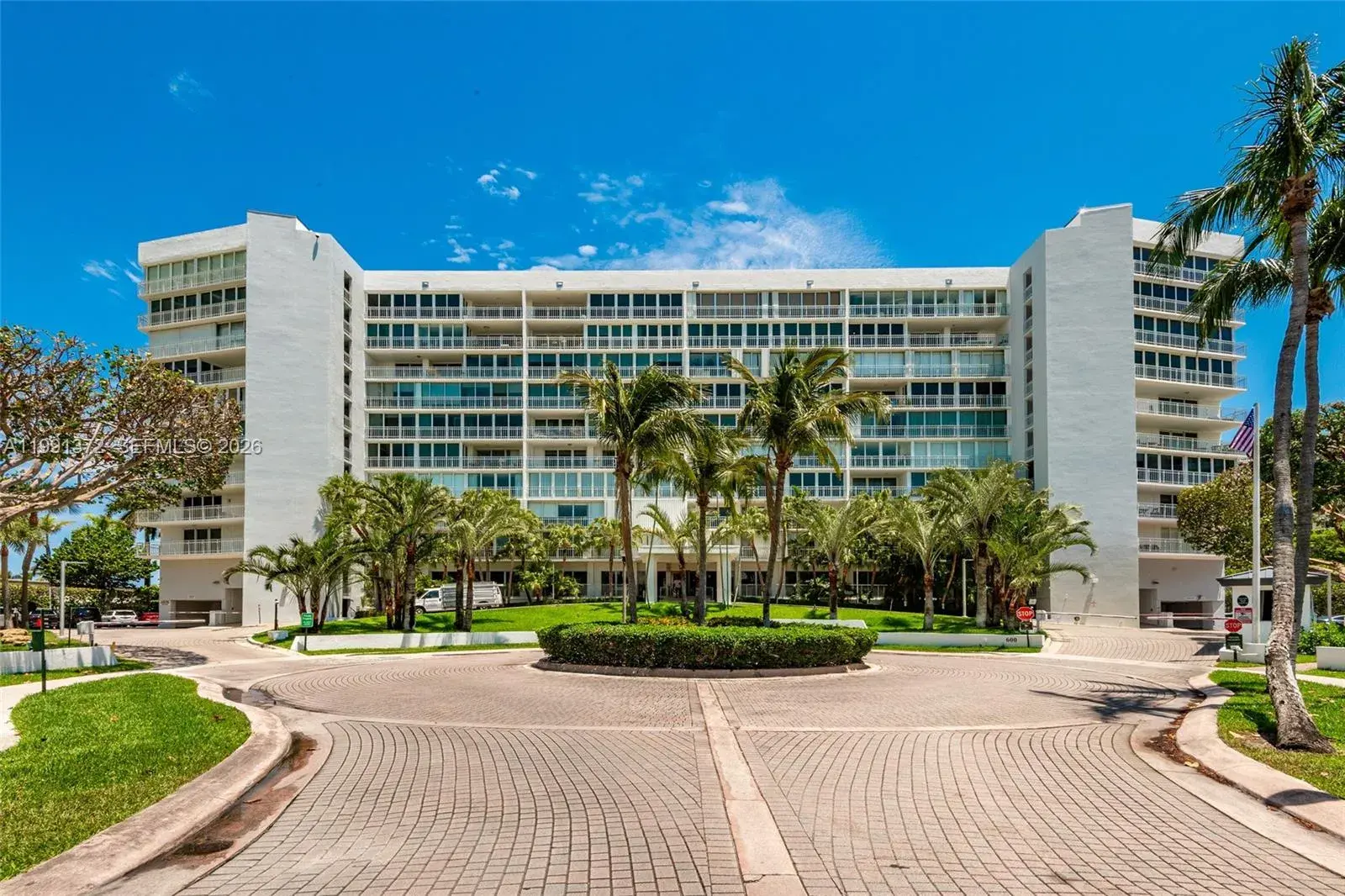 2 bedroom 2 bath for sale at 600 Grapetree Dr, Key Biscayne FL 33149