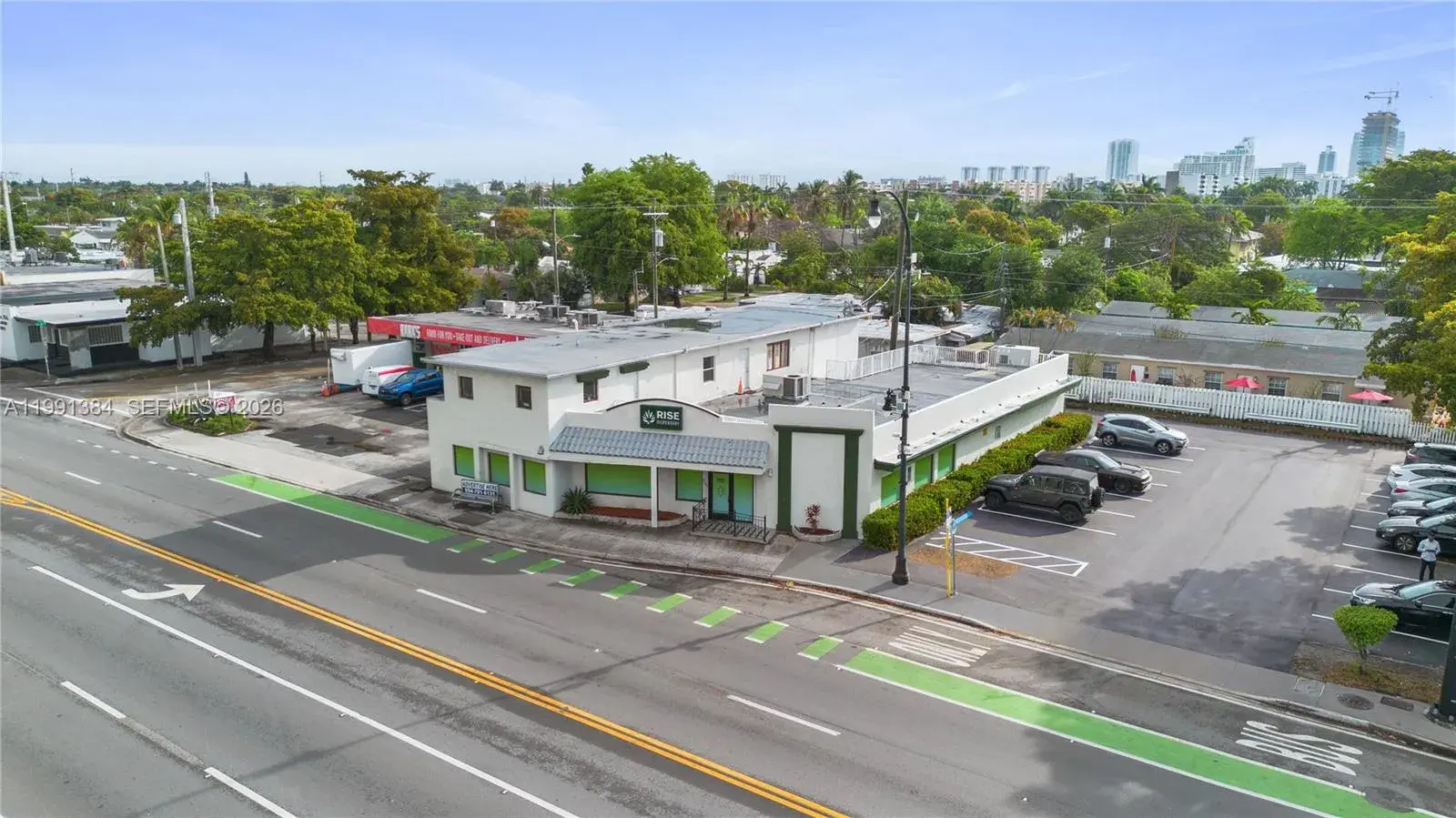 Commercial Sale for sale at 308 N Federal Hwy, Hallandale Beach FL 33009