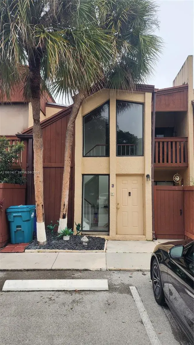 3 bedroom 2 bath Residential for sale at 6231 SW 116th Pl # C, Miami FL 33173