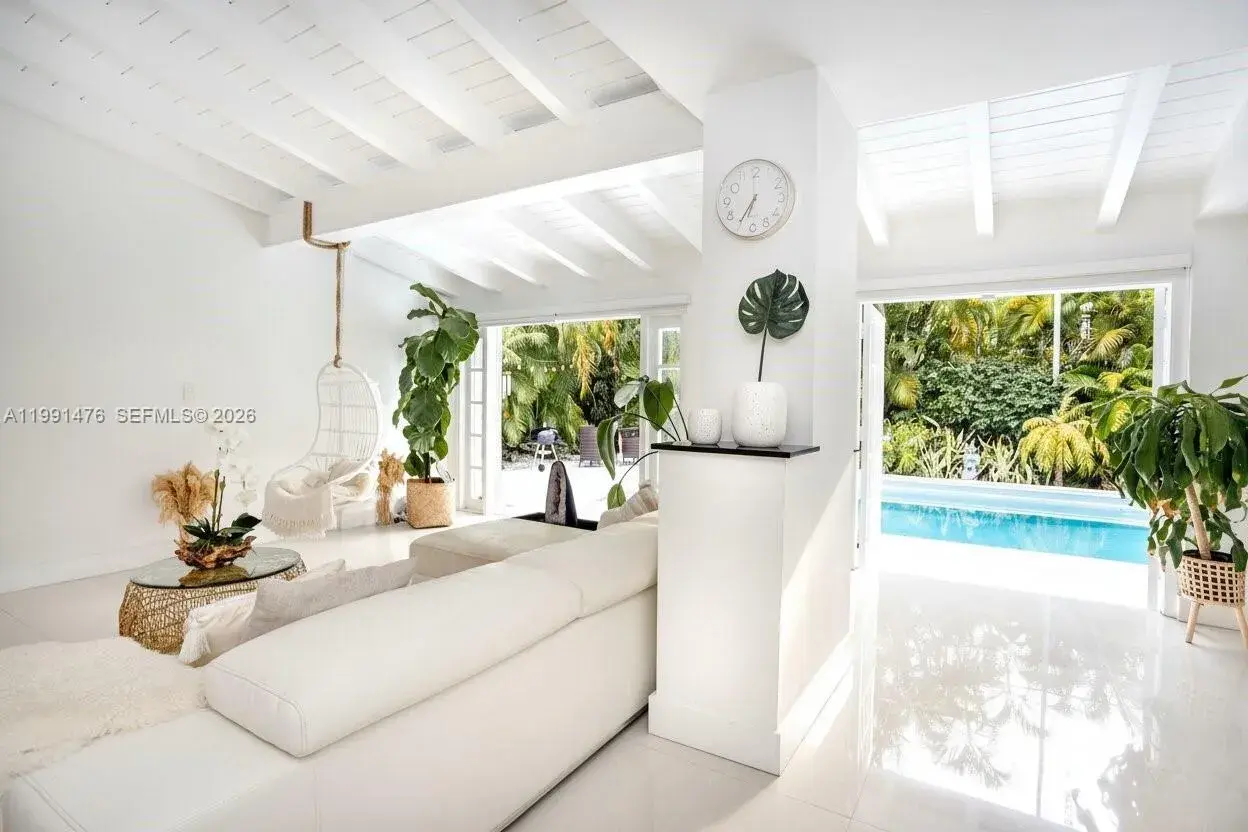2 bedroom 2 bath for sale at 1418 Cordova St., Coral Gables FL 33134