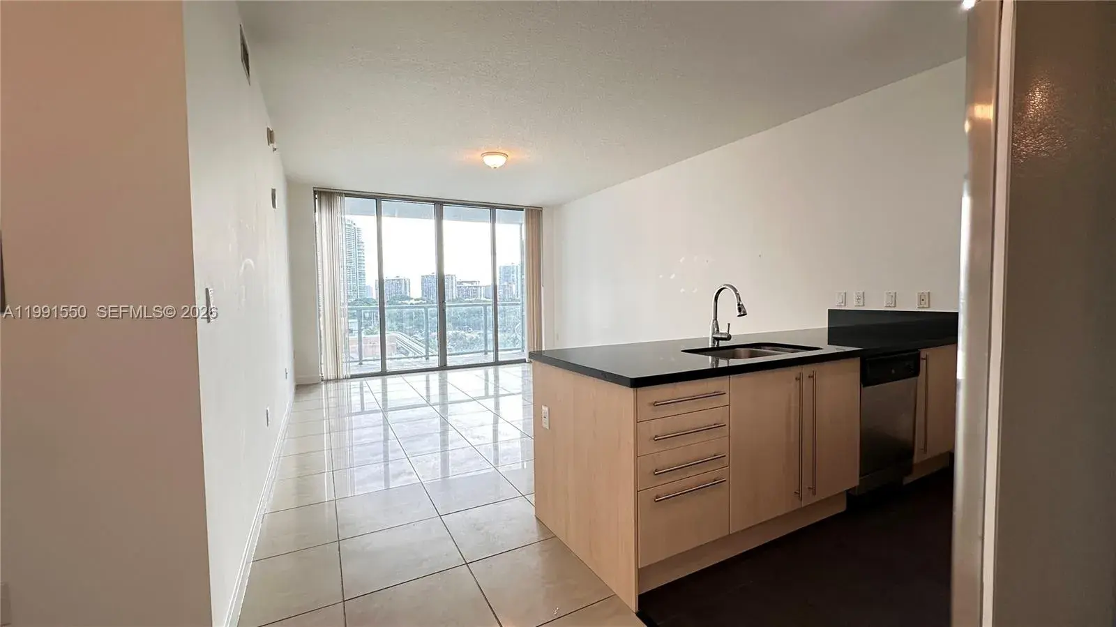 79 SW 12th St, Miami FL 33130 photo 2