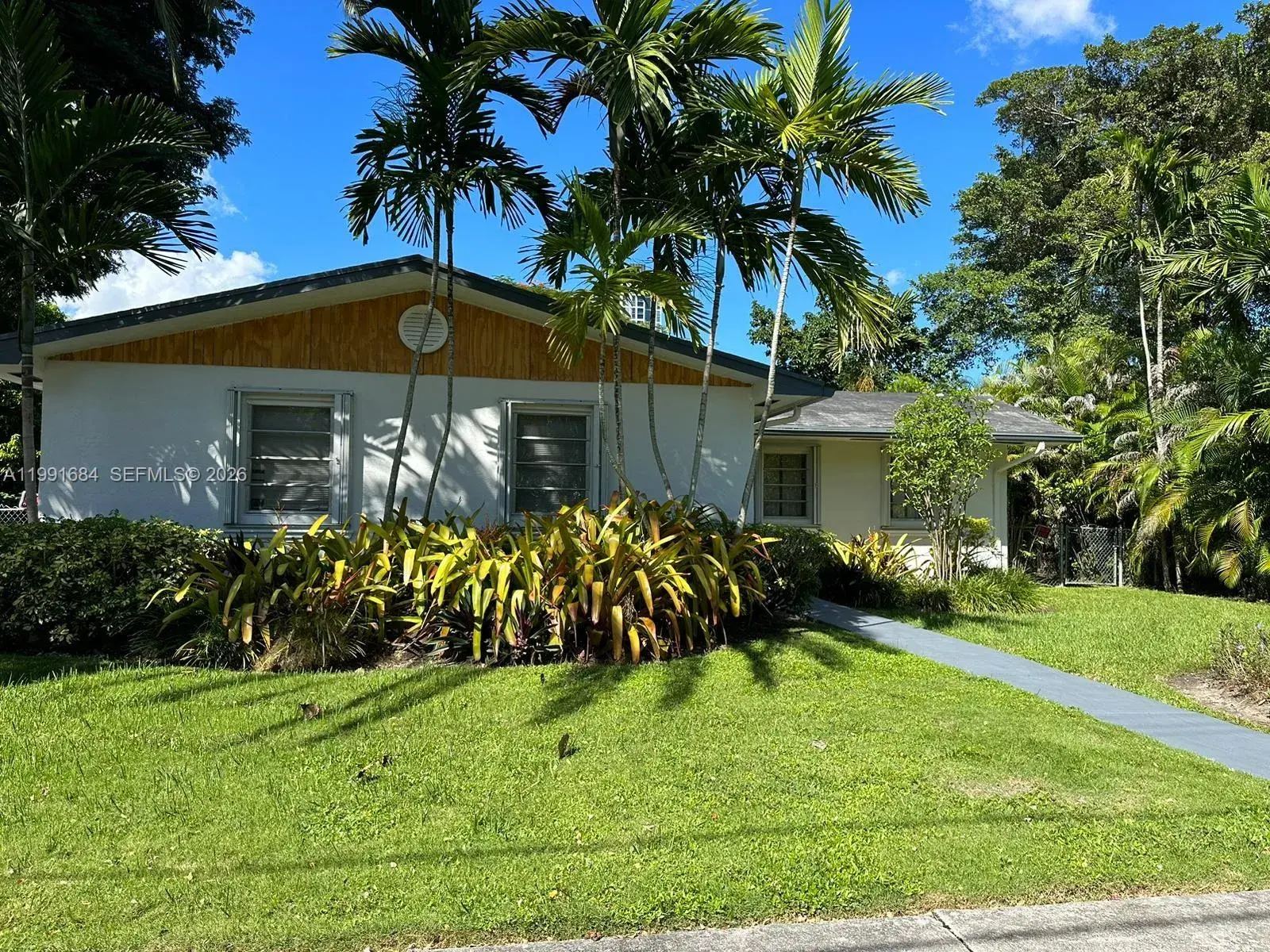 3 bedroom 2 bath Residential Lease for rent at 3755 Oak Ave, Miami FL 33133