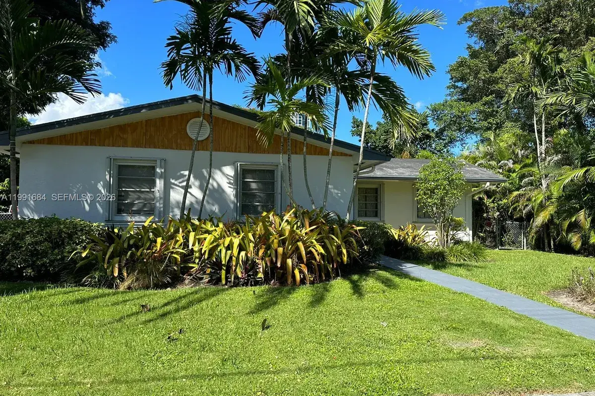 3755 Oak Ave, Miami FL 33133