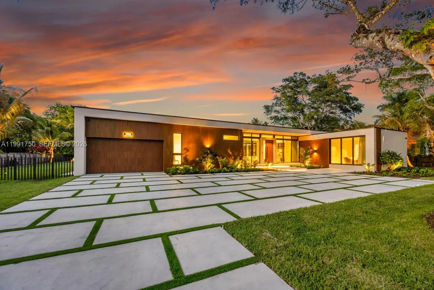 7 bedroom 7 bath Residential for sale at 7901 SW 120th St, Pinecrest FL 33156