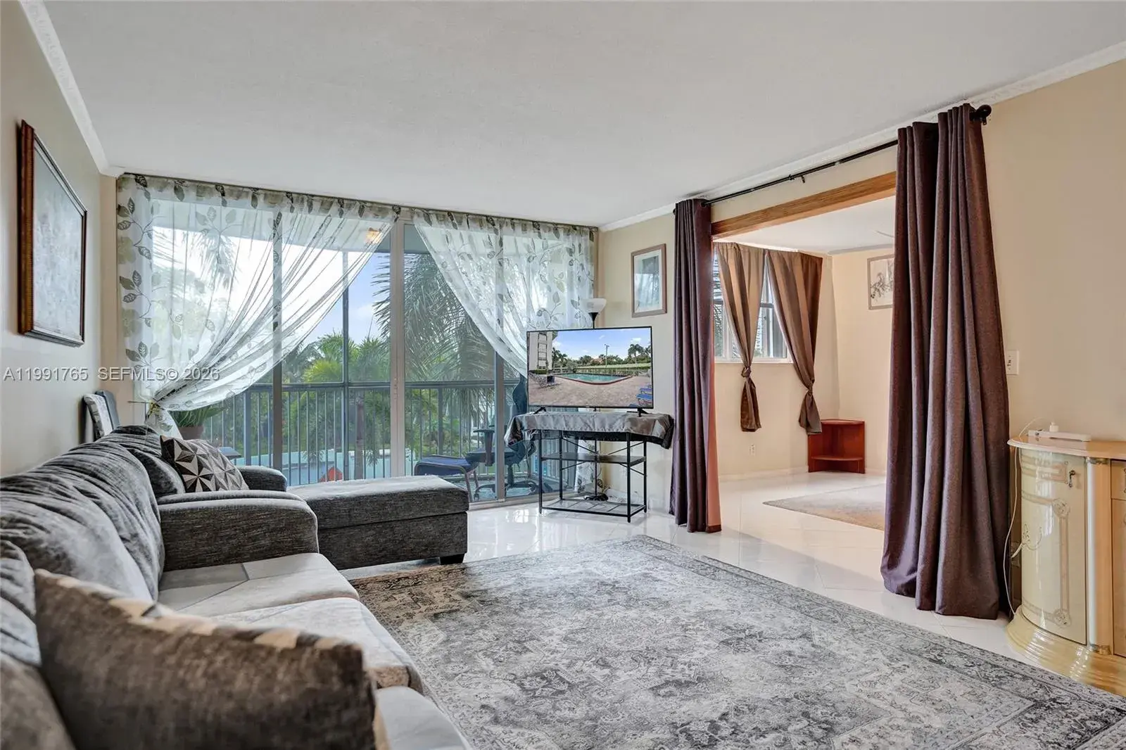 3181 S Ocean Dr # 305, Hallandale Beach FL 33009
