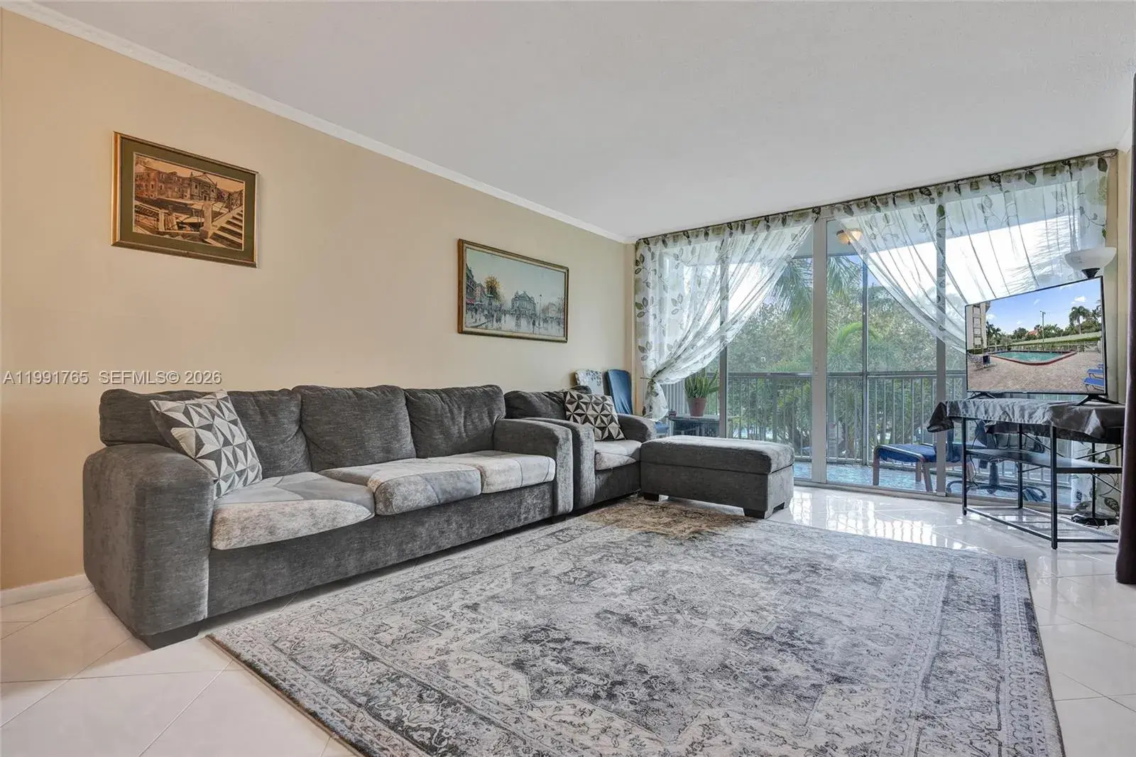 3181 S Ocean Dr # 305, Hallandale Beach FL 33009
