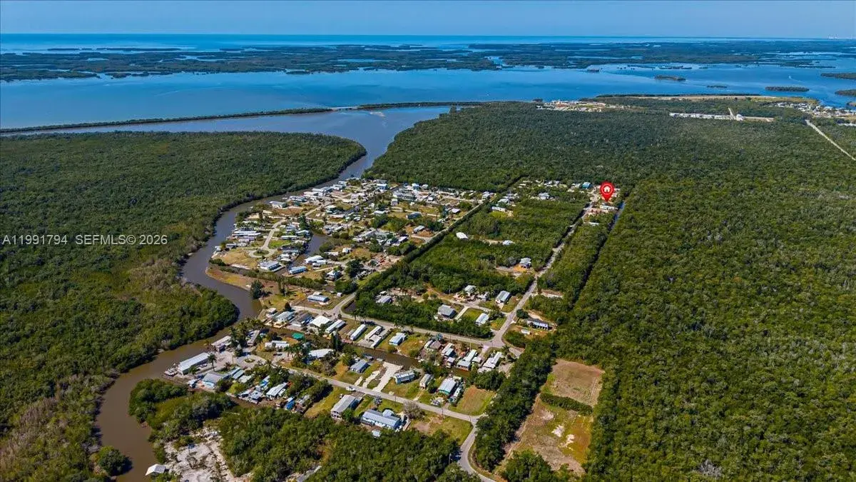 1 bedroom 1 bath Residential for sale at 25 & 26 Plantation Dr., Everglades City FL 34141