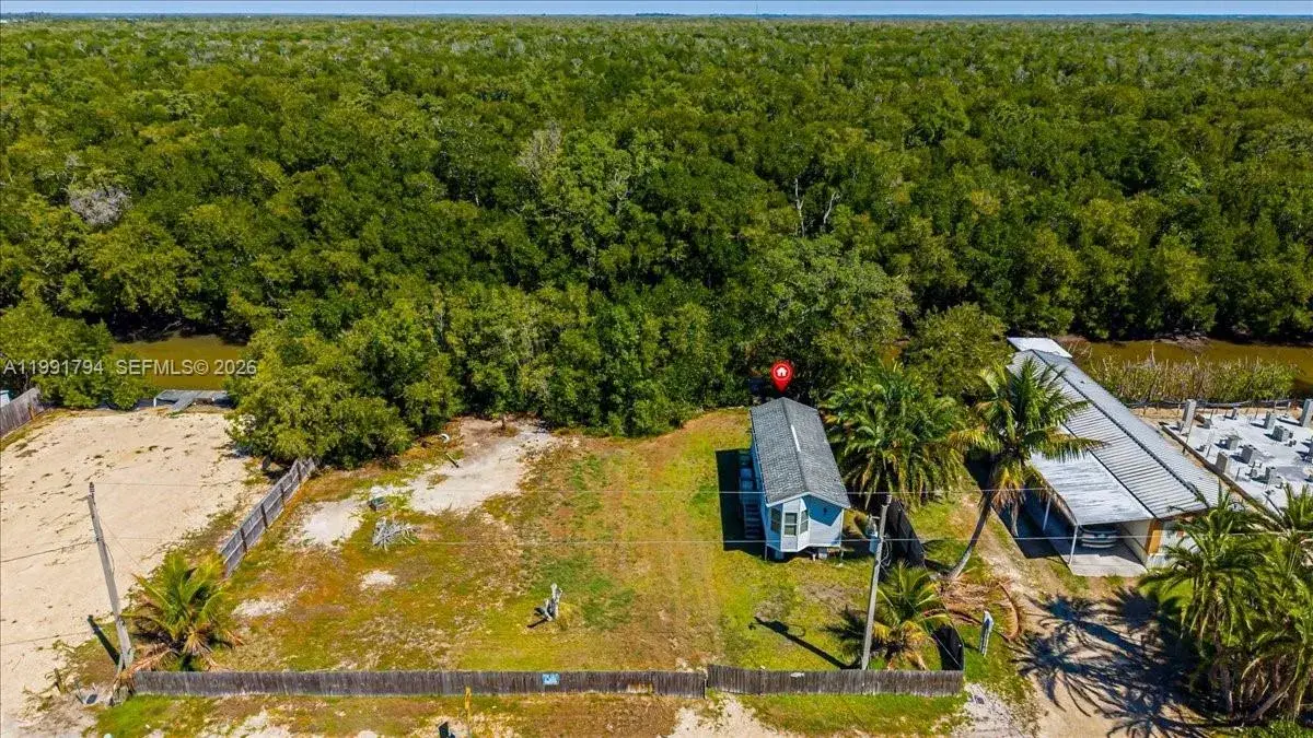 25 & 26 Plantation Dr., Everglades City FL 34141