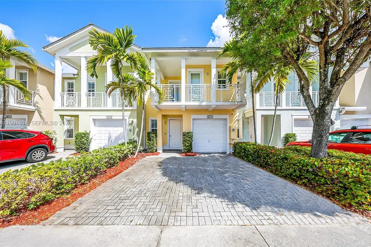10711 NW 75th Ln, Doral FL 33178