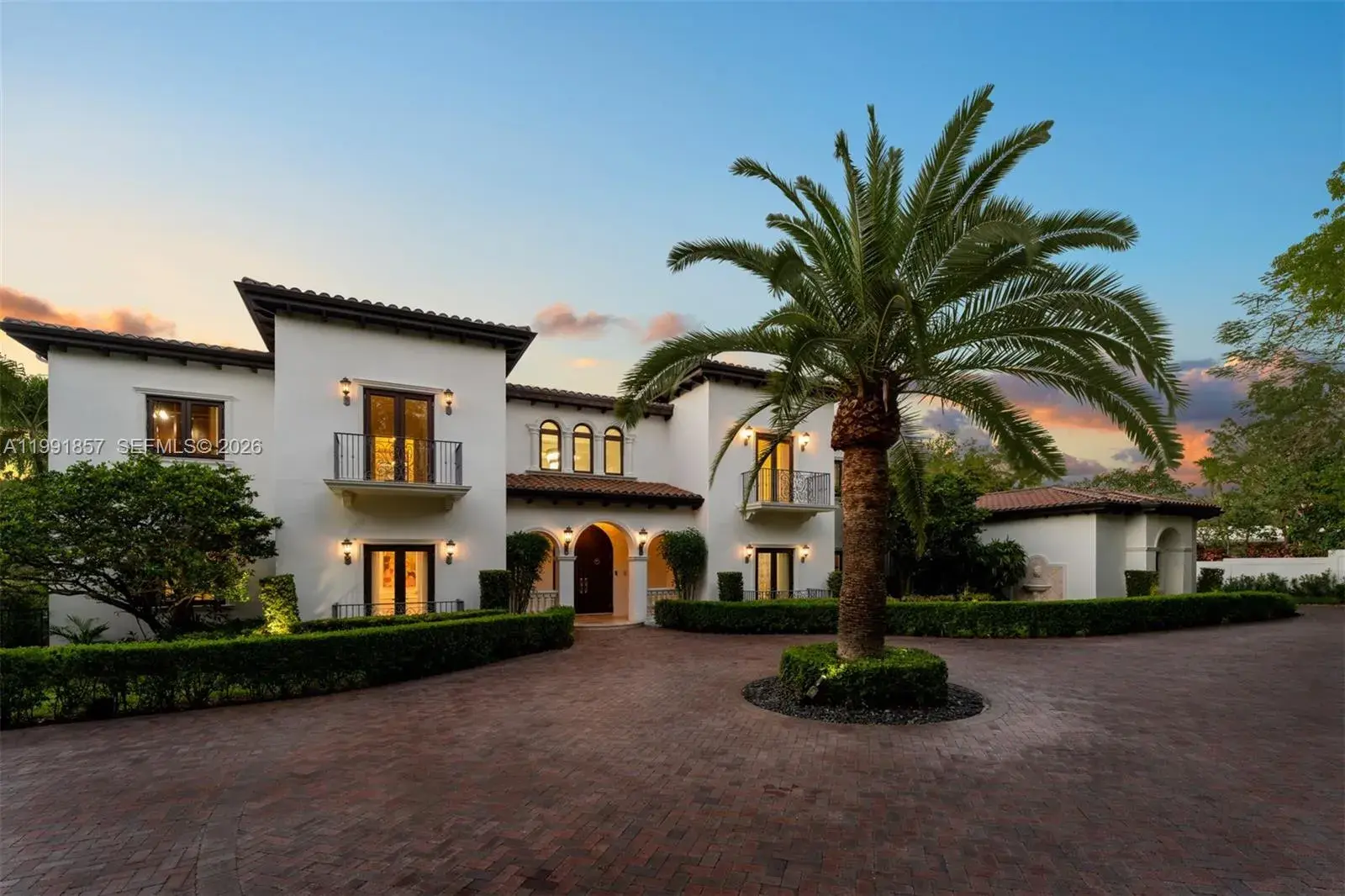 9 bedroom 9 bath Residential for sale at 12575 Pine Needle Ln, Pinecrest FL 33156