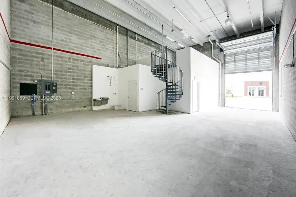 2355 NW 70th Ave # 3, Miami FL 33122