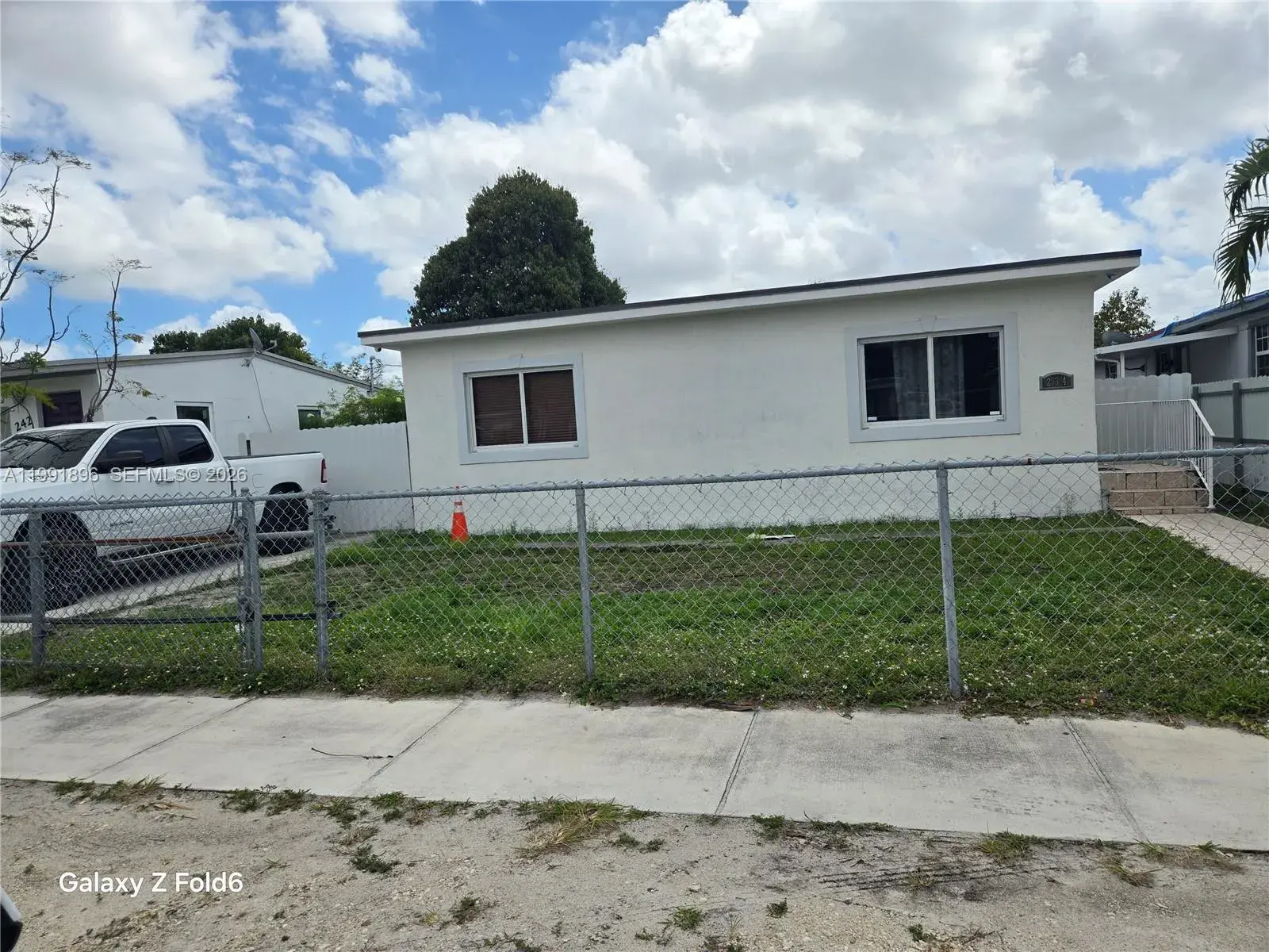 234 E 44th St, Hialeah FL 33013