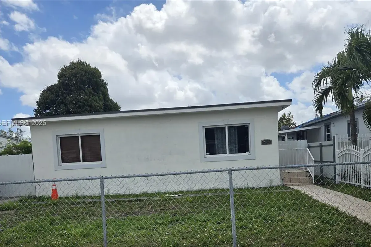 234 E 44th St, Hialeah FL 33013