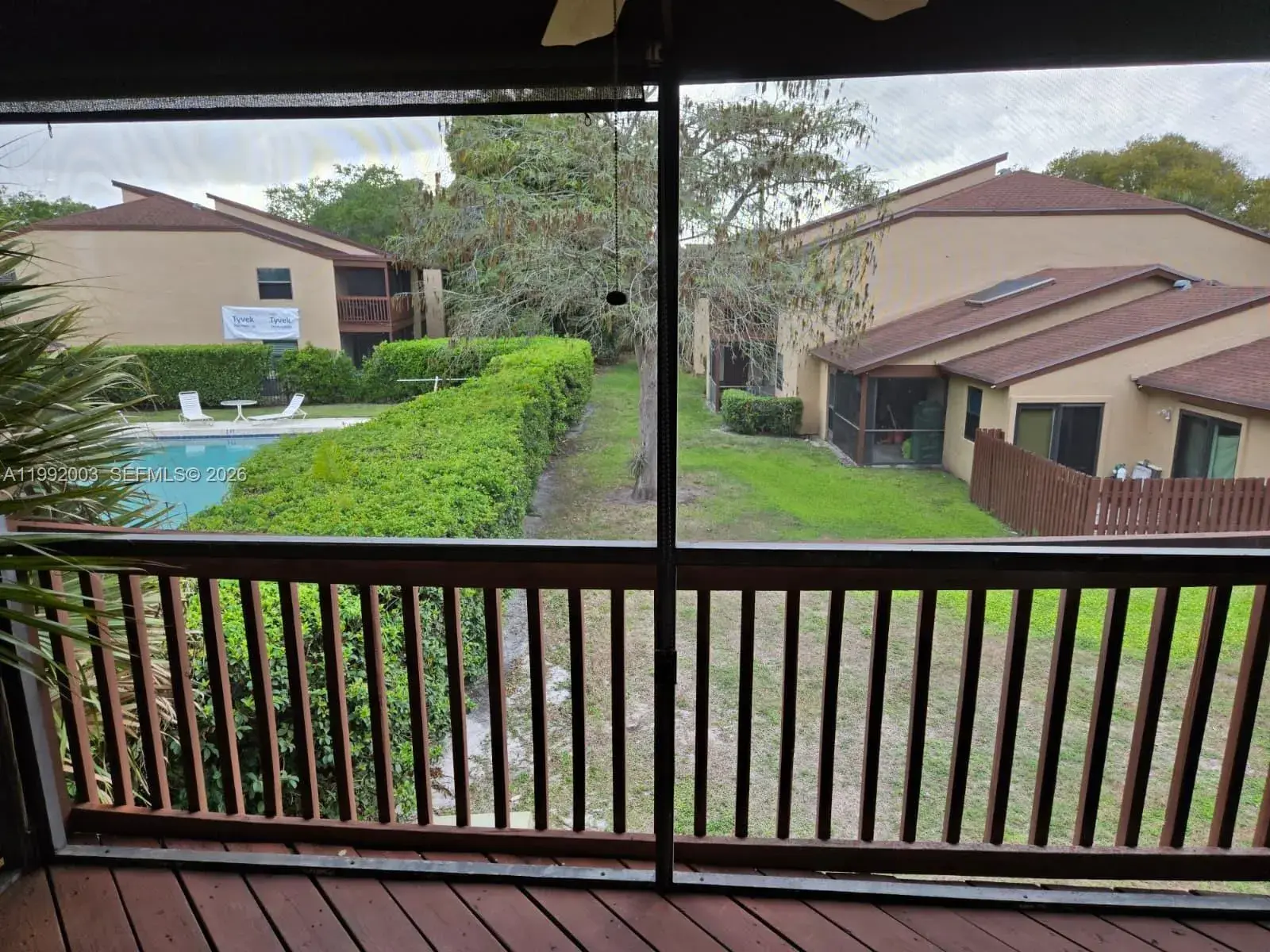 302 Lakeview Dr, Royal Palm Beach FL 33411