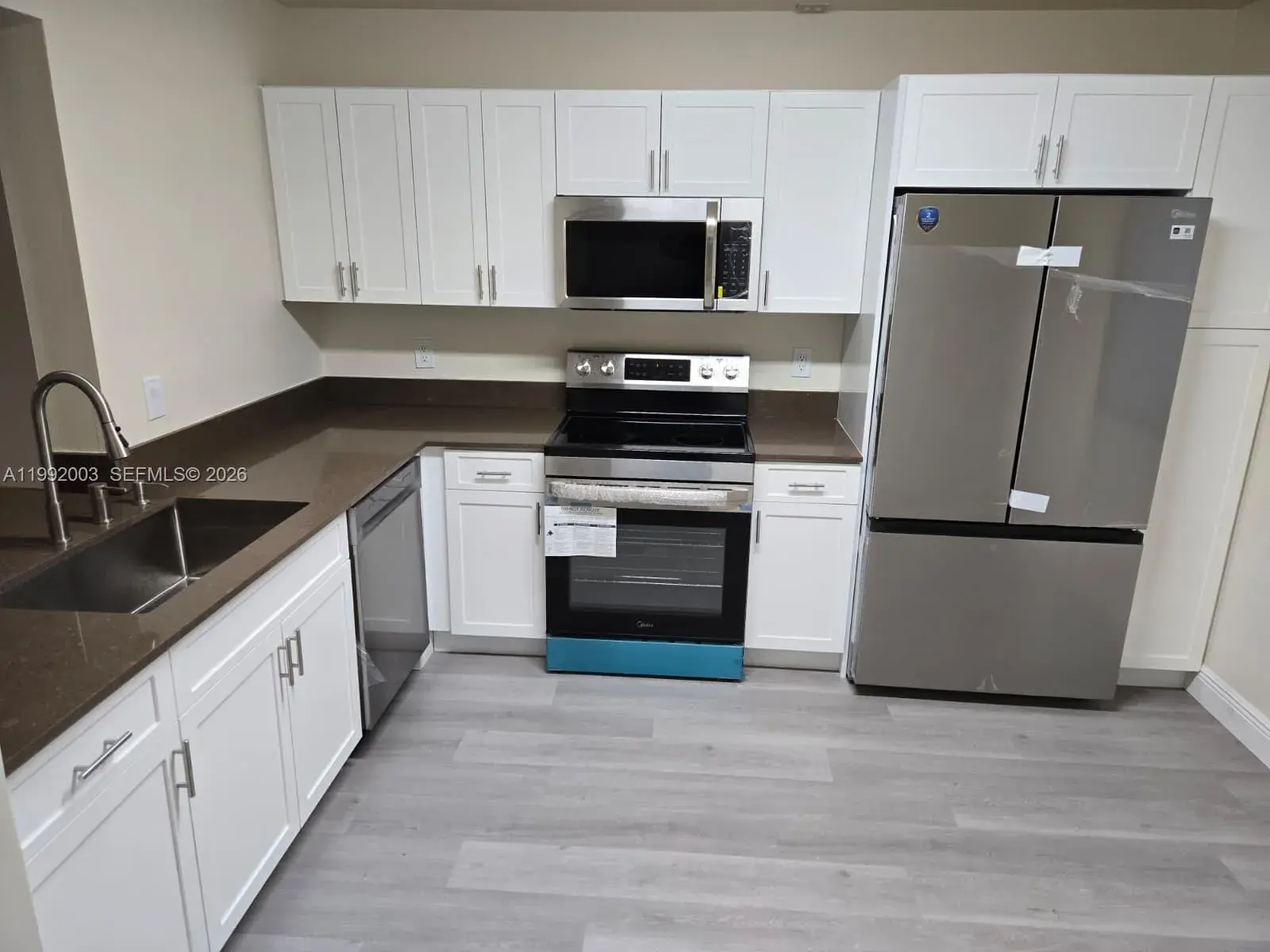 302 Lakeview Dr, Royal Palm Beach FL 33411