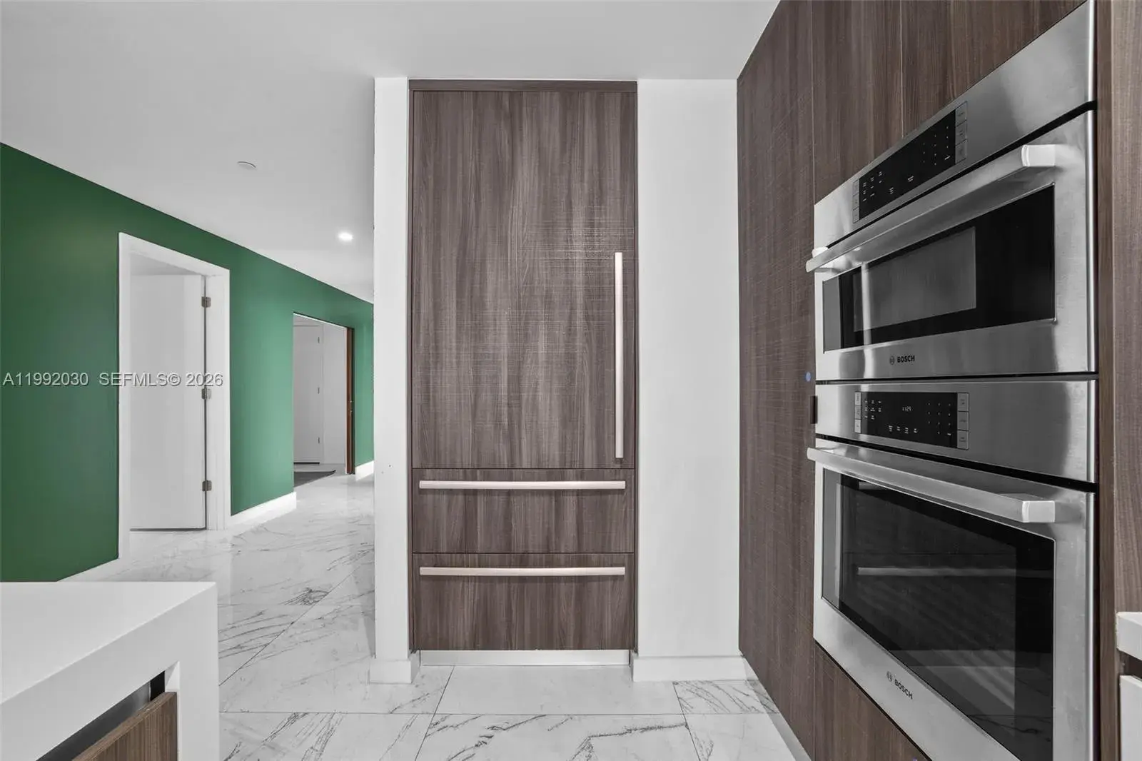 851 NE 1st Ave # 3211, Miami FL 33132