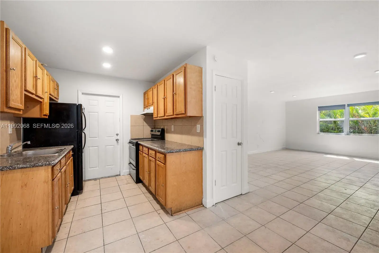 3 bedroom 2 bath Residential Lease for rent at 608 SW 16th Ave # B, Fort Lauderdale FL 33312