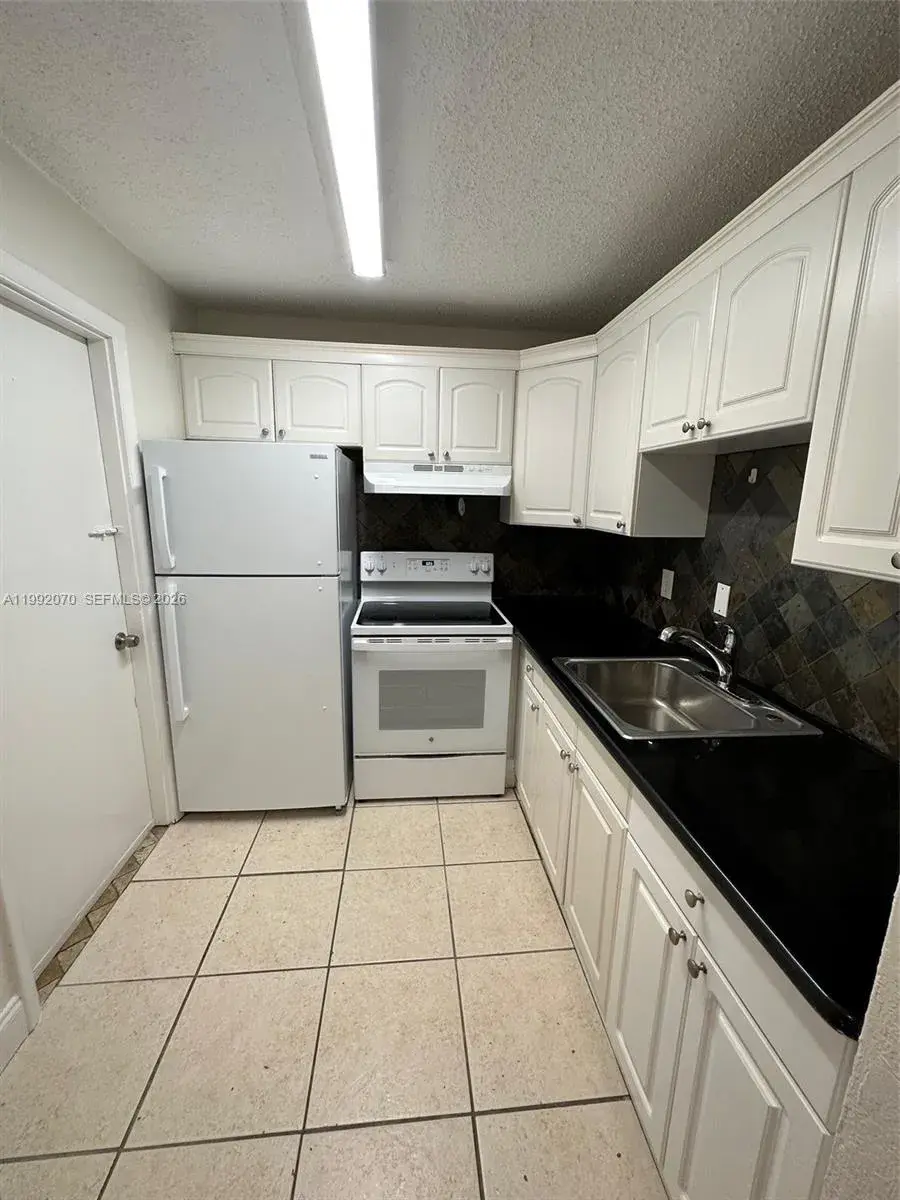 2775 Taft St # 102, Hollywood FL 33020