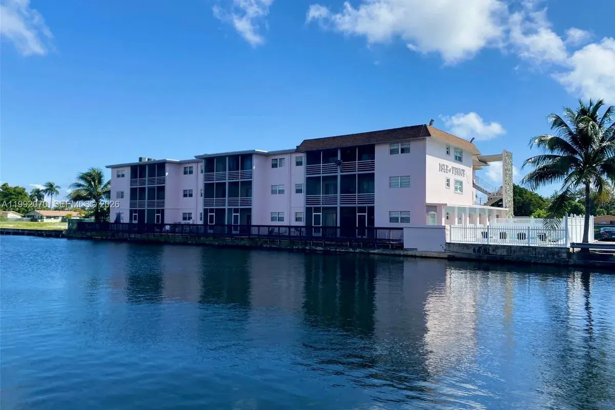 2775 Taft St # 102, Hollywood FL 33020