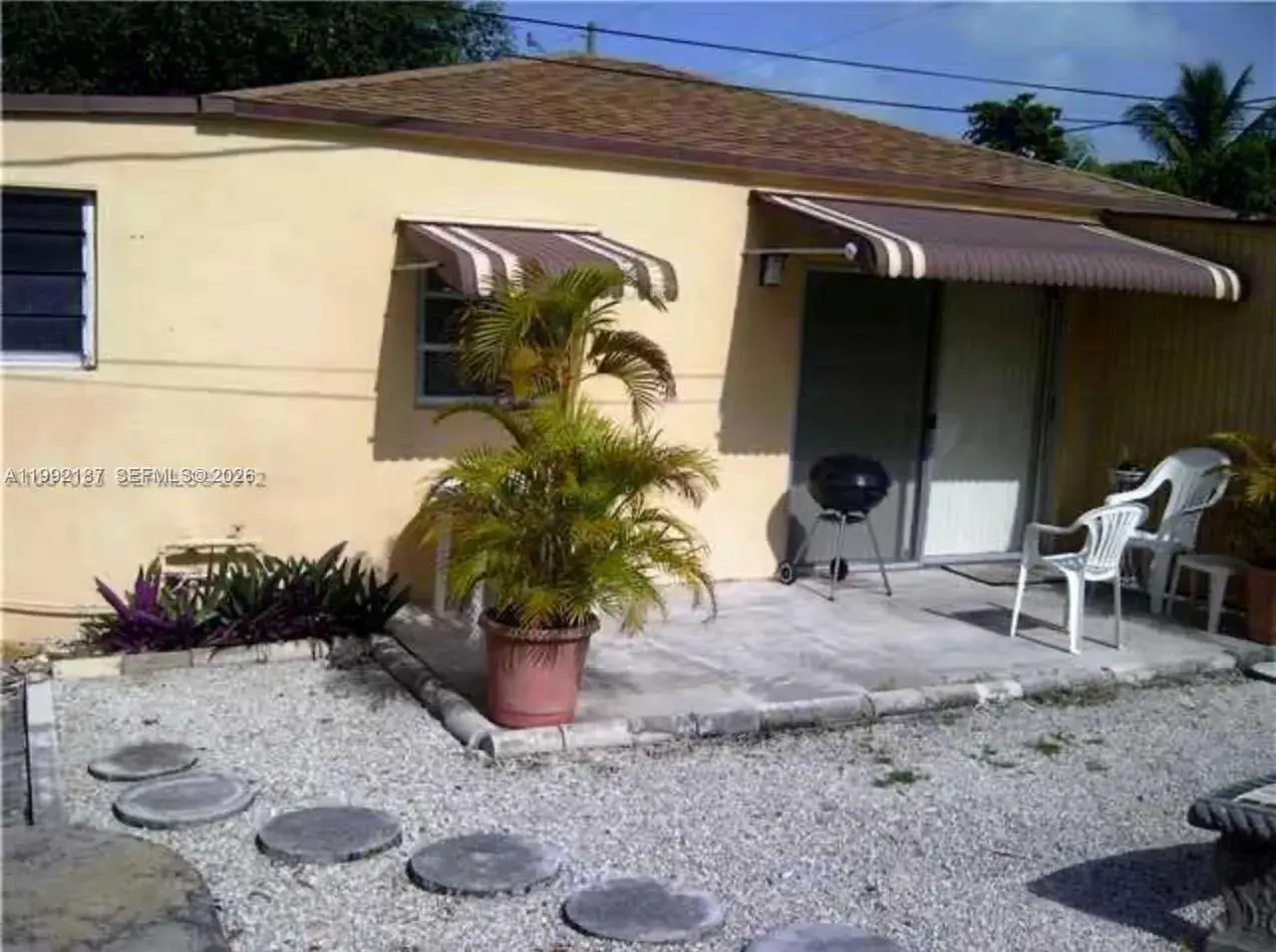 1 bedroom 1 bath Residential Lease for rent at 2619 Arthur St # 2, Hollywood FL 33020