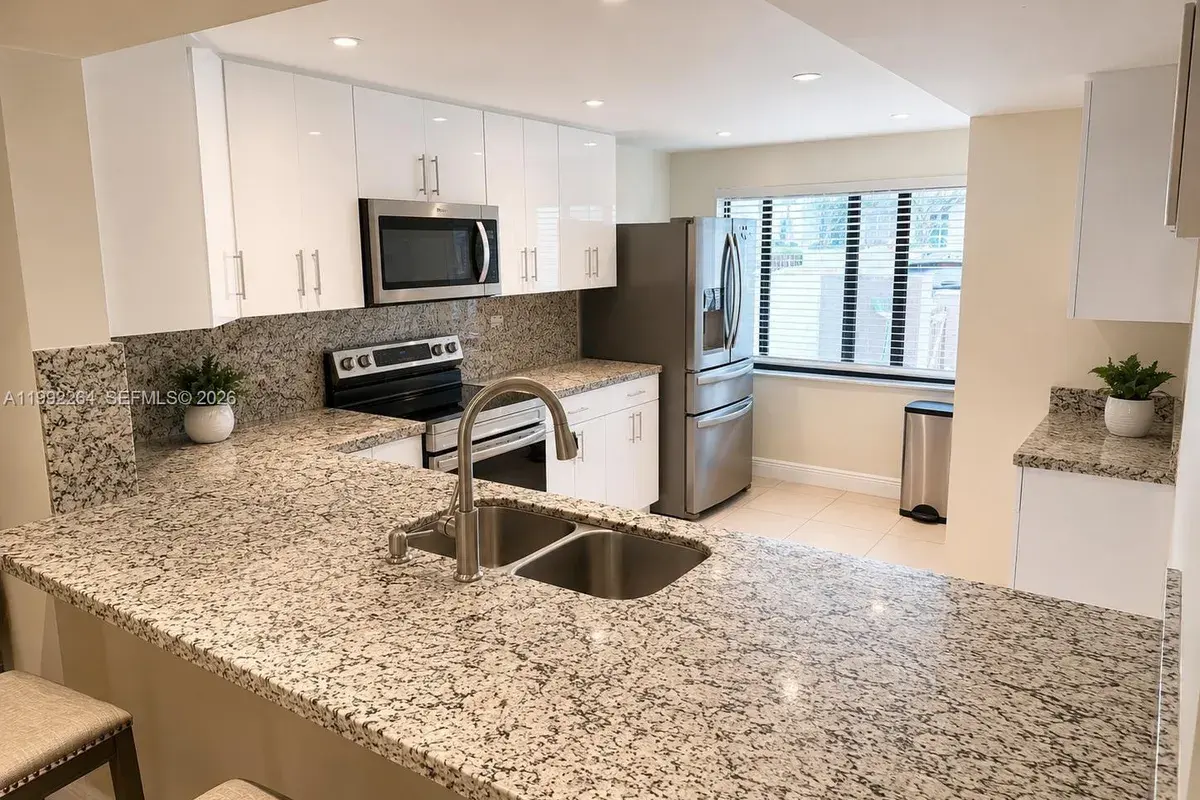 10060 NW 41st St # 5, Doral FL 33178