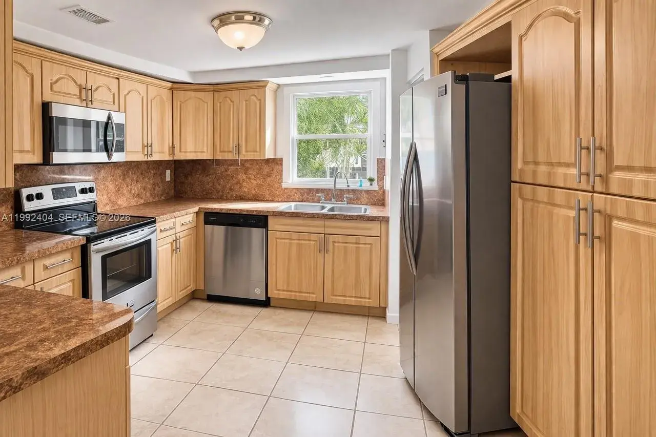 3 bedroom 3 bath Residential for sale at 6713 SW 112th Ct, Miami FL 33173