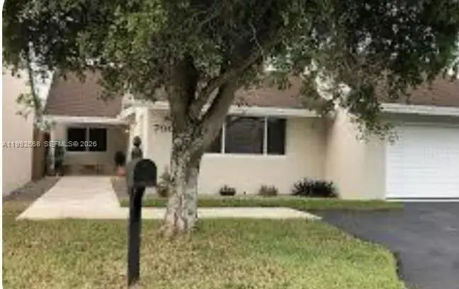 3 bedroom 2 bath Residential for sale at 7010 SW 103rd Pl, Miami FL 33173