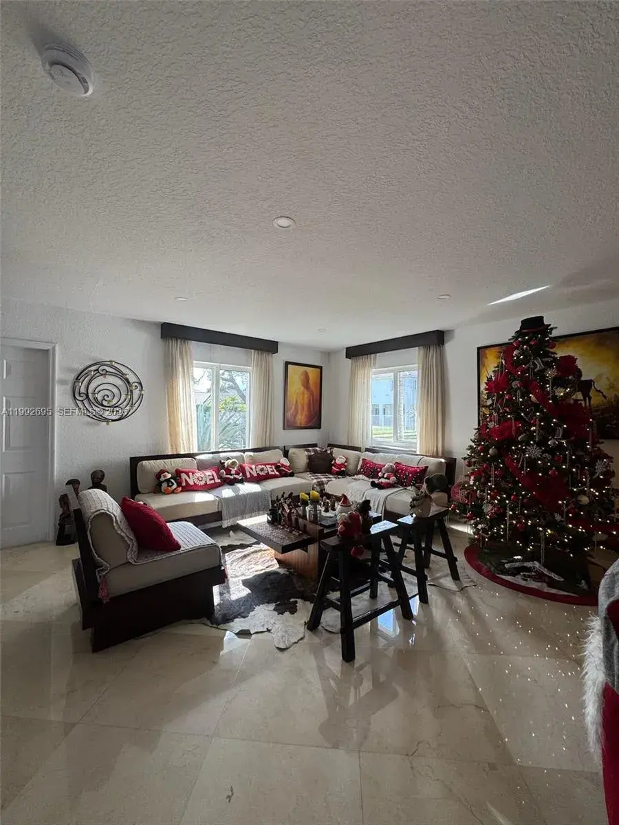 10973 NW 53rd Ln, Doral FL 33178