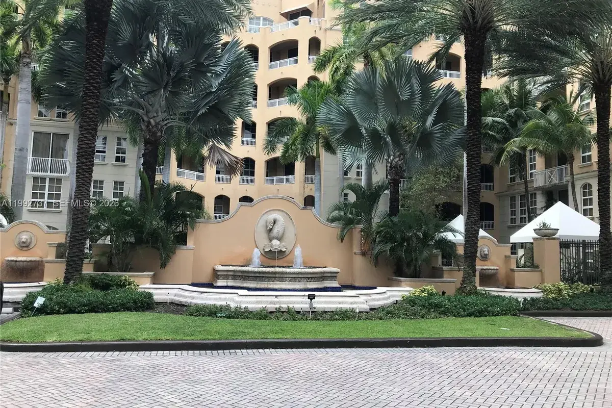 3001 NE 185th St # 422, Aventura FL 33180