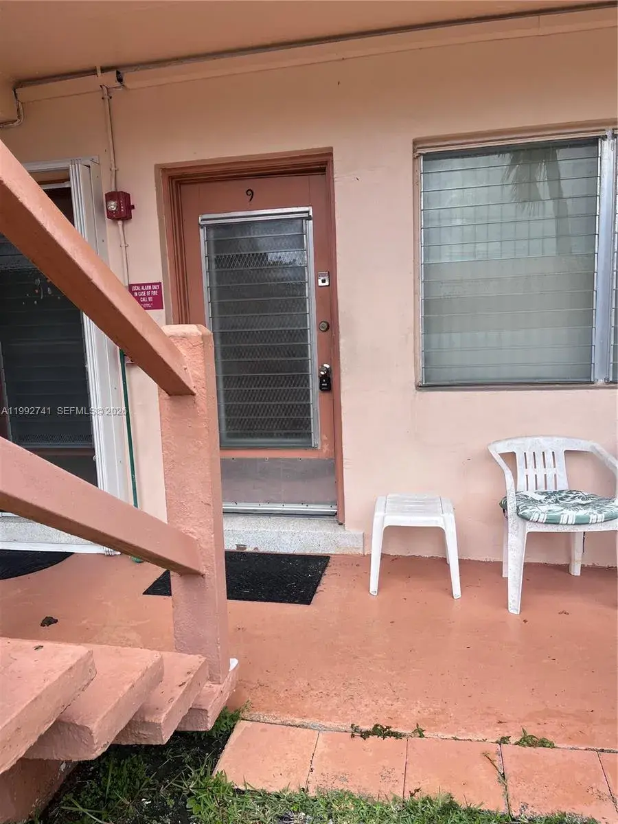 1012 SW 11th St # 9N, Hallandale Beach FL 33009