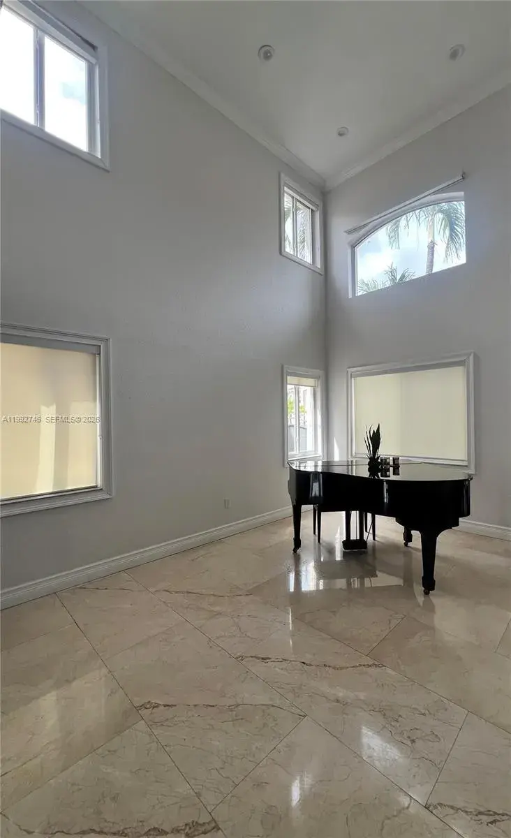 5513 SW 164th Ct, Miami FL 33185