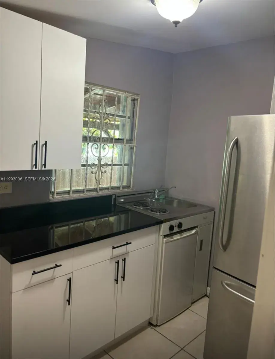 1176 NW 38th St # 2, Miami FL 33127