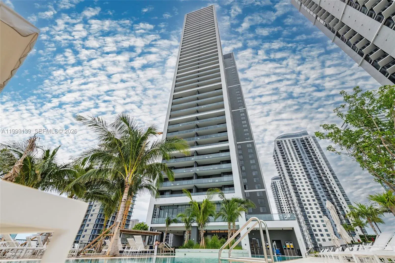 1 bedroom 1 bath Residential for sale at 159 NE 6th St # 5104, Miami FL 33132