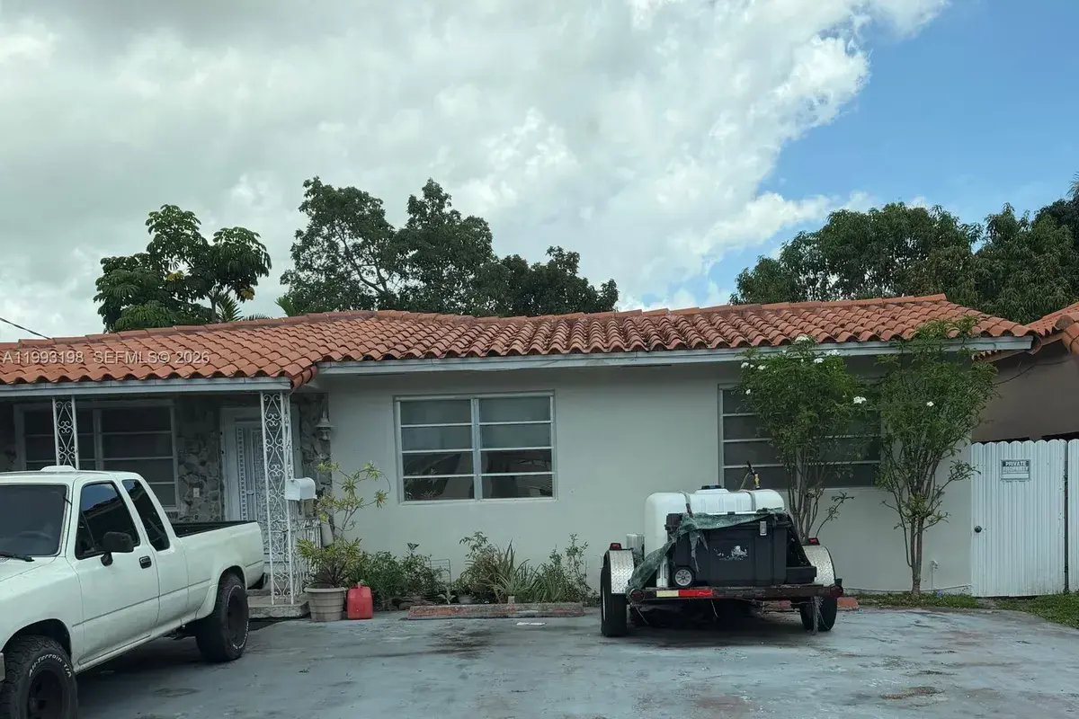 2353 SW 2nd St, Miami FL 33135