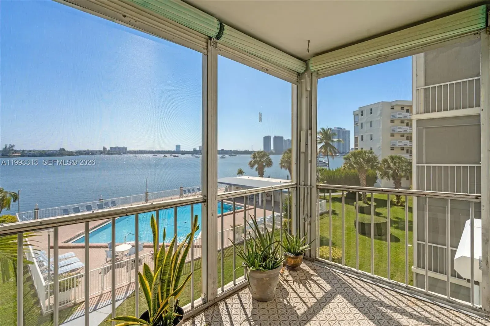 1 bedroom 1 bath Residential for sale at 3010 Marcos Dr # R308, Aventura FL 33160
