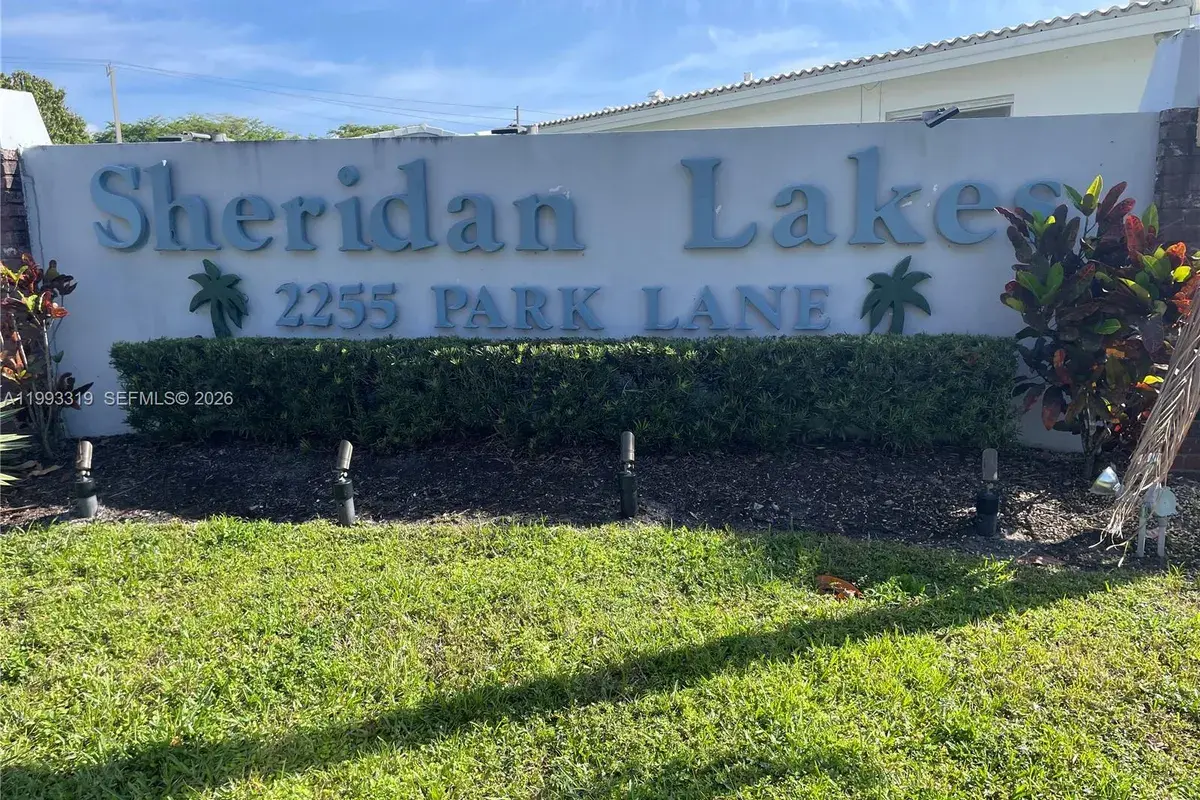 2300 Park Ln # 208, Hollywood FL 33021