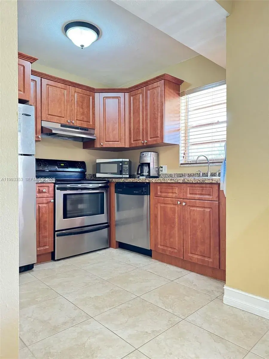 1 bedroom 1 bath Residential Lease for rent at 1300 Moffett St # 306, Hallandale Beach FL 33009