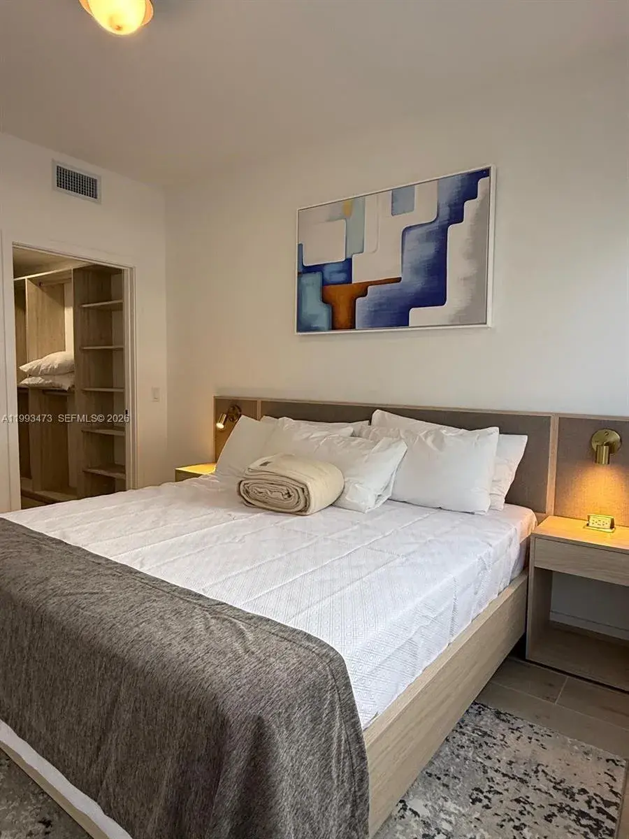 225 N Miami Ave # 910, Miami FL 33128